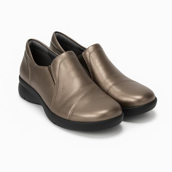 Clarks in Motion 9 Women's Bronze Gold Leather Slip On Round Toe Loafers Shoes - Picture 1 of 12